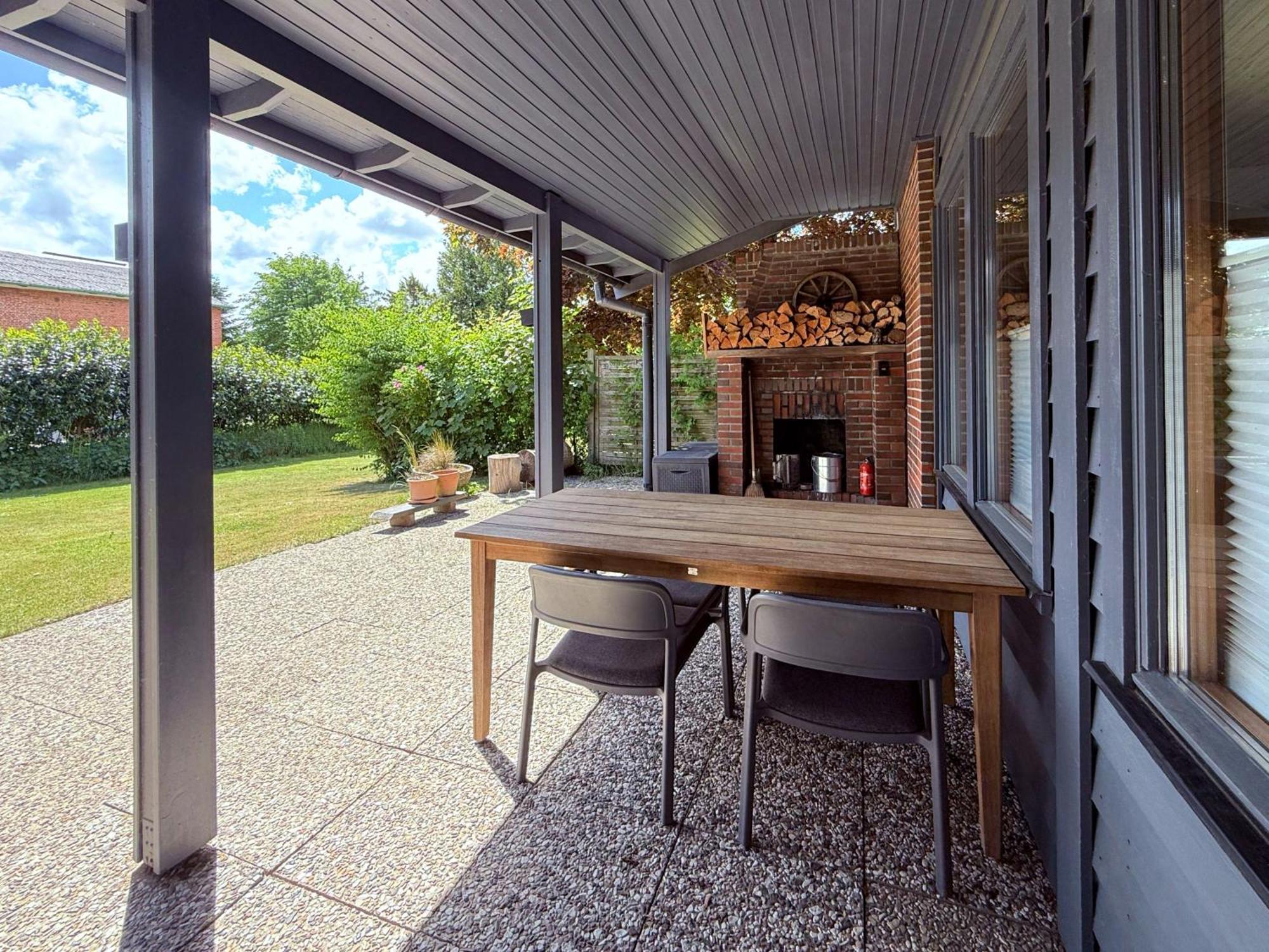 Schwedenhaus Mit Holzofen & Aussenkamin Auf 1400M2 Villa Tensbuttel-Rost Exterior photo